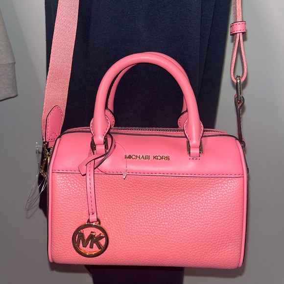 NWT Michael Kors Small Duffel in Tea Rose - Picture 1 of 9